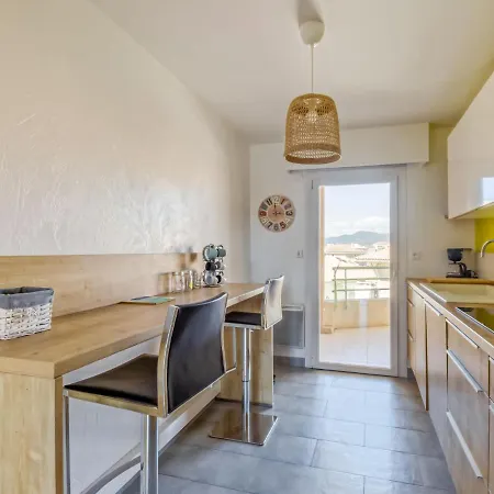 Quartier Latin-11 By Interhome